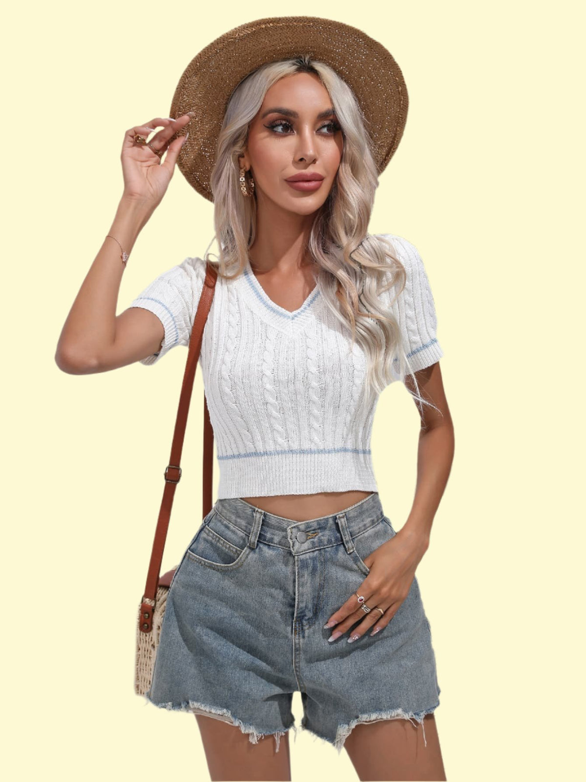 Contrast V-Neck Short Sleeve Knit Top