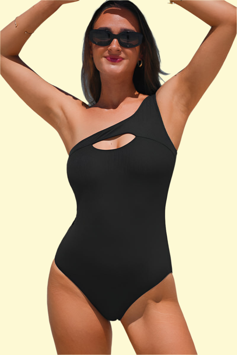 Sultry cutout monokini for beach vacations