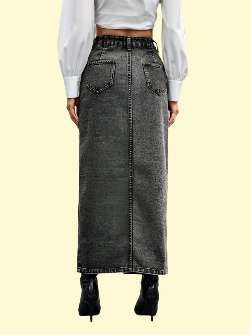 Trendy high-waist denim skirt with slit