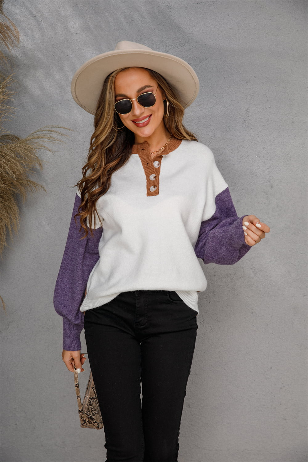 Round Neck Buttoned Knit Top