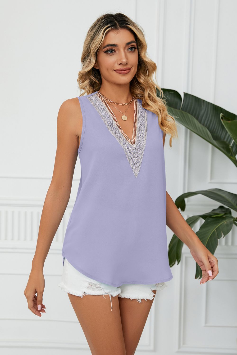 Contrast Trim Plunge Sleeveless Blouse